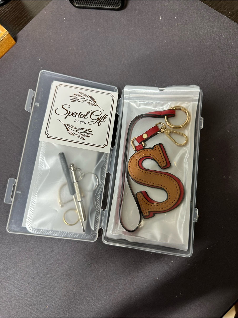 Leather 'S' bag charm- Brown & Red - Picture 5 of 5
